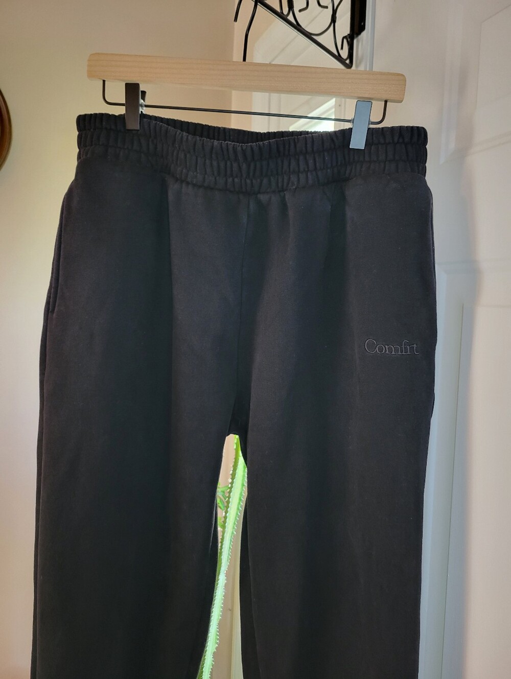 Comfrt Classic Solid Black Athleisure Relaxed Joggers, Size Mens XL - Picture 2 of 5